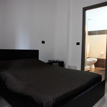 Il Miglio In Piu Bed & Breakfast Кастел ди Туза Екстериор снимка
