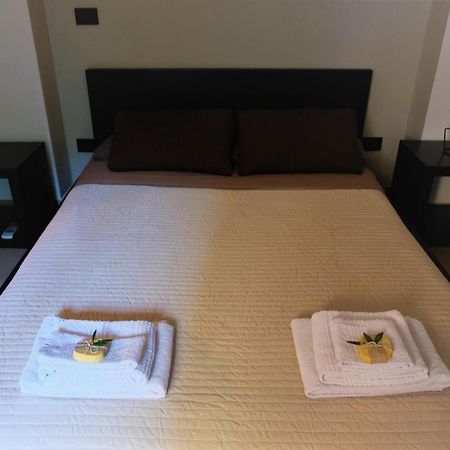 Il Miglio In Piu Bed & Breakfast Кастел ди Туза Стая снимка