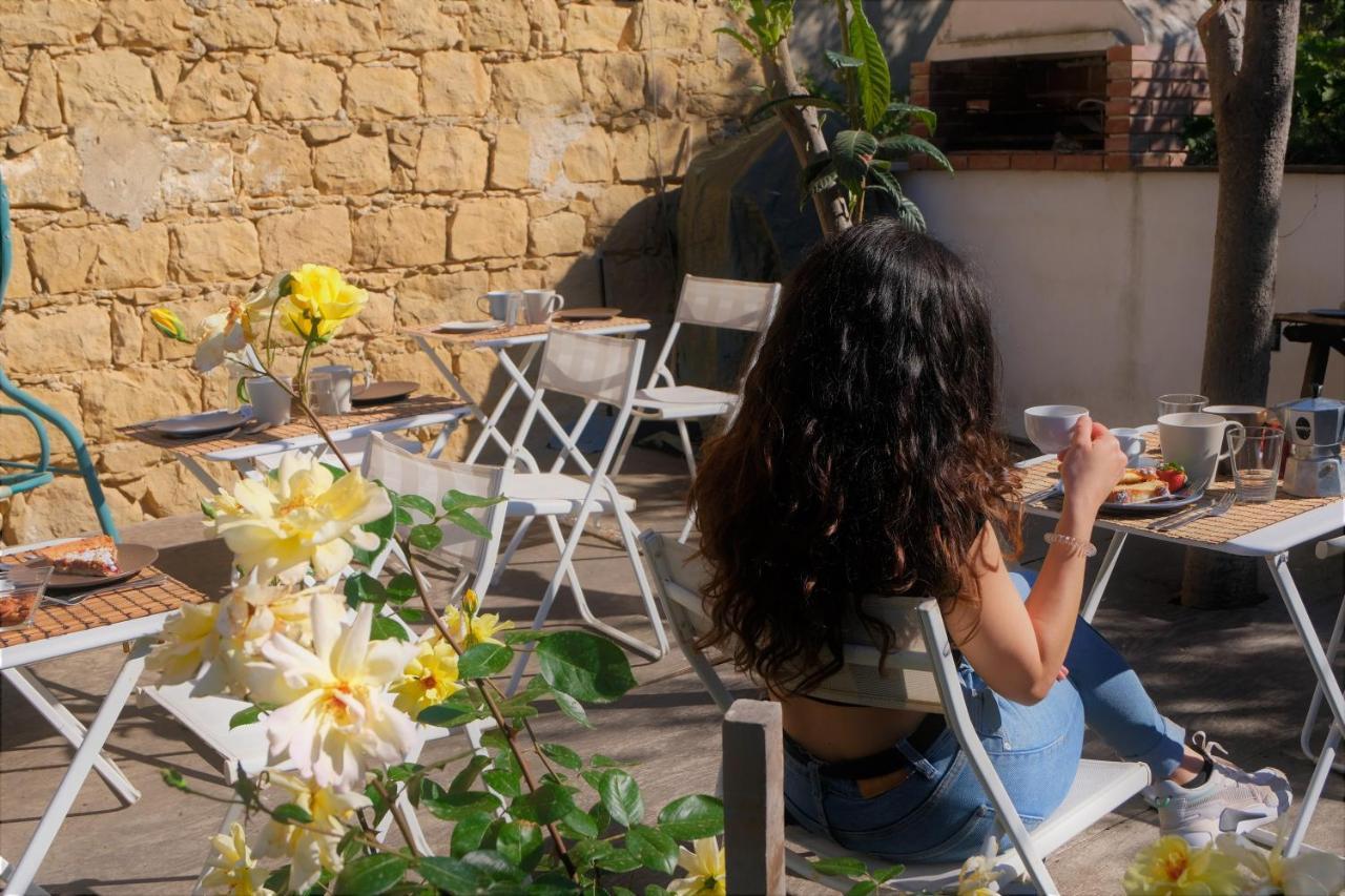 Il Miglio In Piu Bed & Breakfast Кастел ди Туза Екстериор снимка