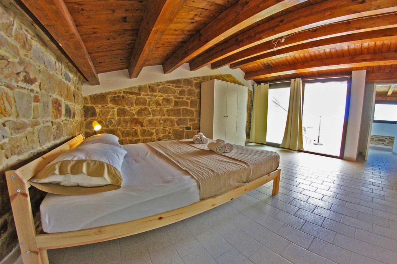 Il Miglio In Piu Bed & Breakfast Кастел ди Туза Екстериор снимка
