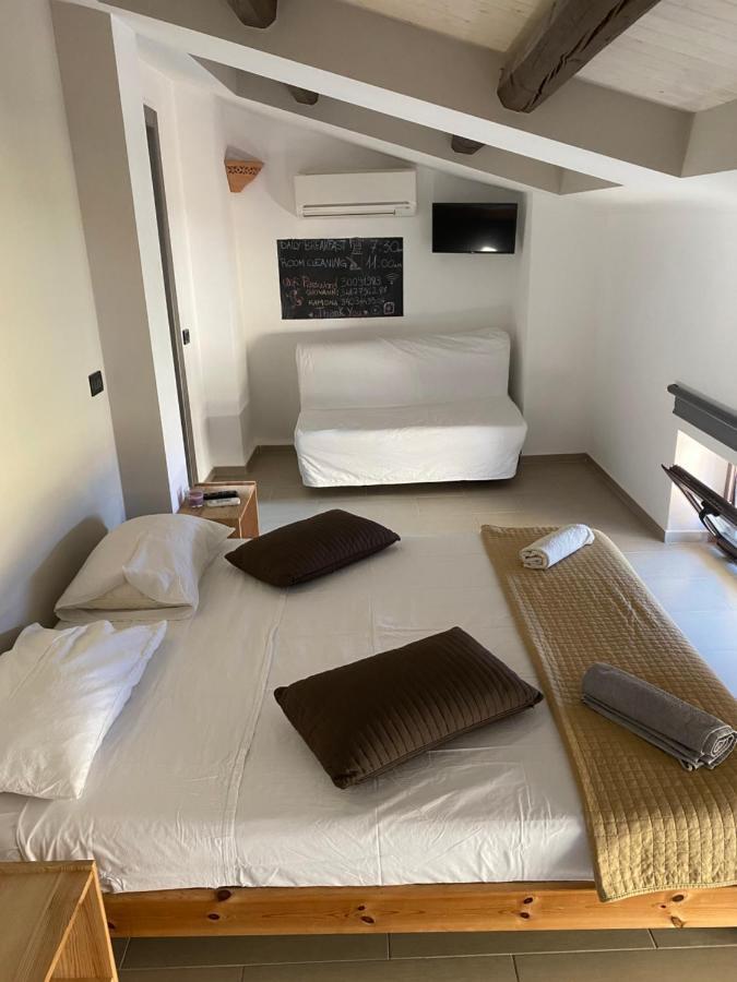 Il Miglio In Piu Bed & Breakfast Кастел ди Туза Екстериор снимка