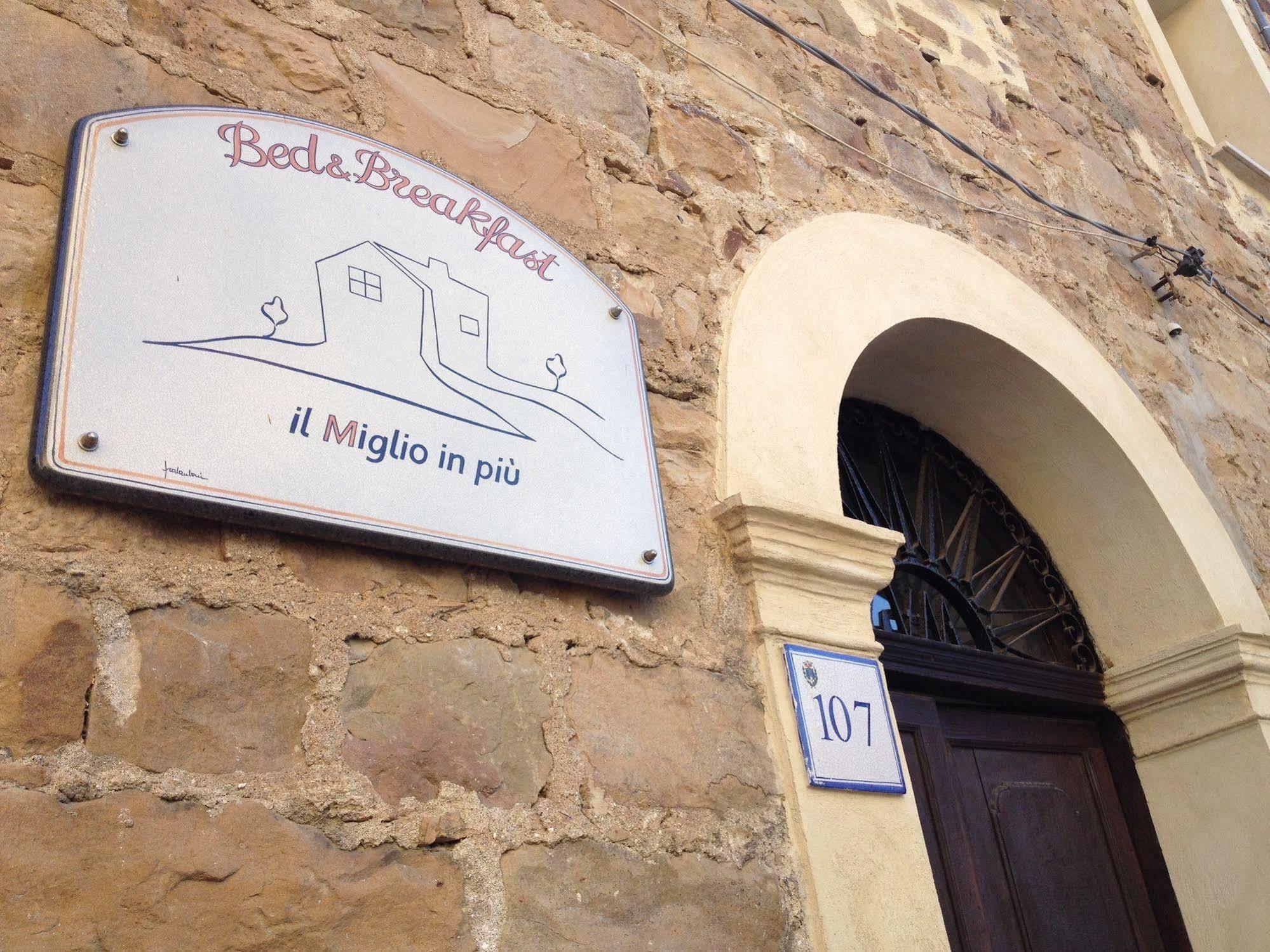 Il Miglio In Piu Bed & Breakfast Кастел ди Туза Екстериор снимка