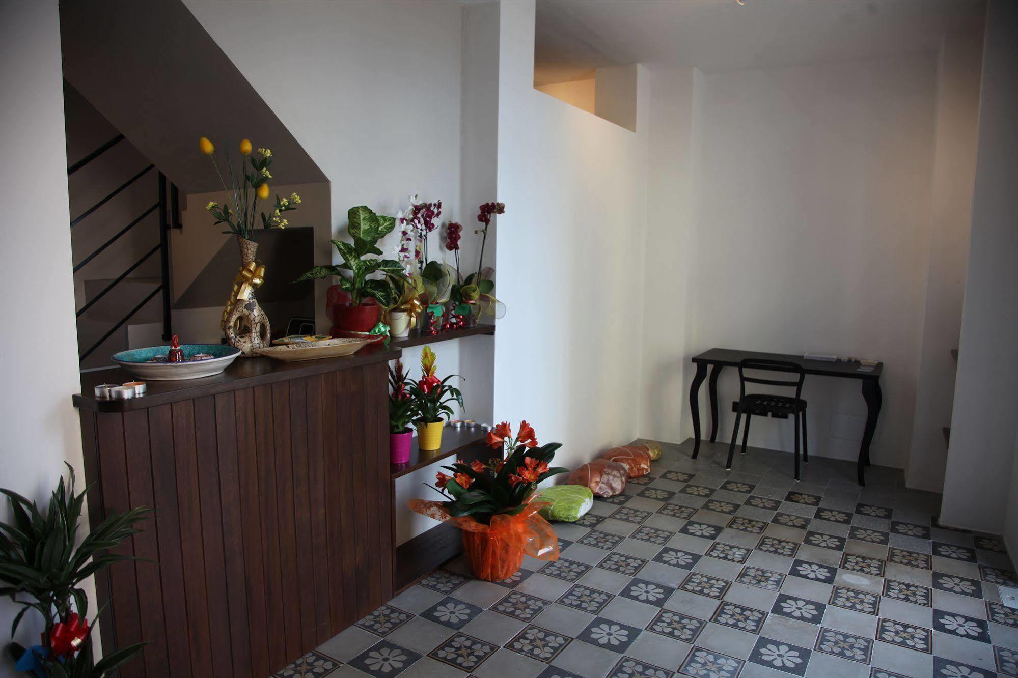 Il Miglio In Piu Bed & Breakfast Кастел ди Туза Екстериор снимка